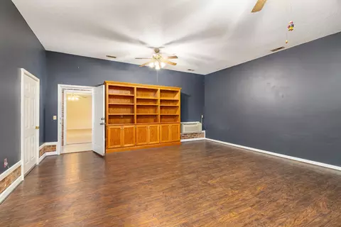 Living - 485 Emerald Lake Dr, Sumter, SC 29153 photo 5 of 7