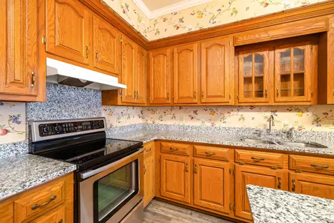 Kitchen - 485 Emerald Lake Dr, Sumter, SC 29153 photo 5 of 9