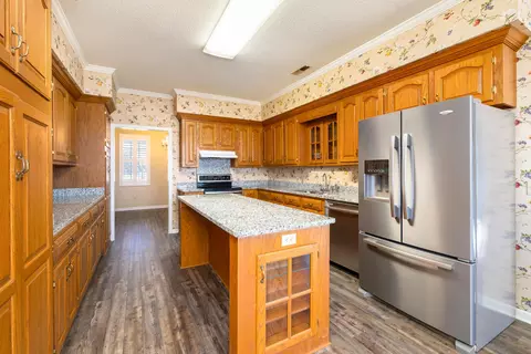 Kitchen - 485 Emerald Lake Dr, Sumter, SC 29153 photo 2 of 9