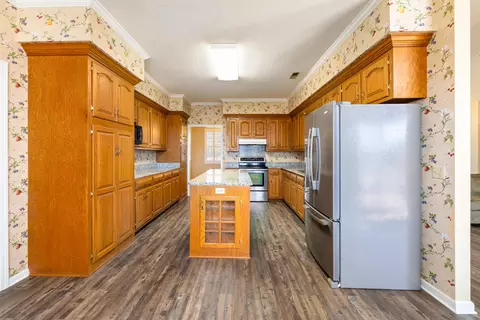 Kitchen - 485 Emerald Lake Dr, Sumter, SC 29153 photo 1 of 9