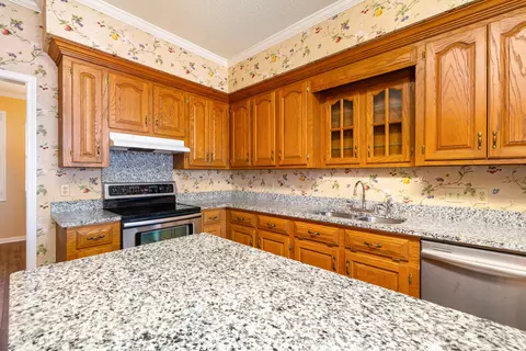 Kitchen - 485 Emerald Lake Dr, Sumter, SC 29153 photo 3 of 9