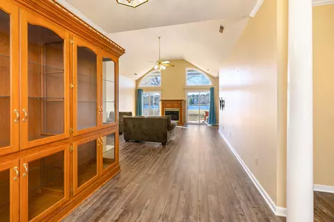 Entry Way - 485 Emerald Lake Dr, Sumter, SC 29153 photo 3 of 5