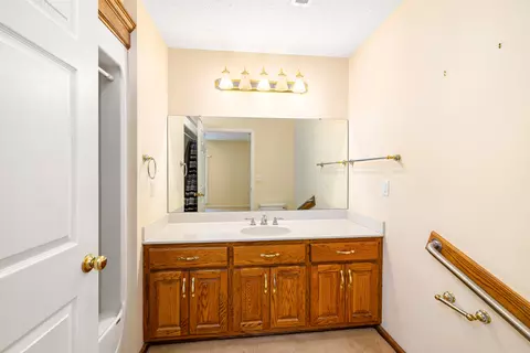 Bath - 485 Emerald Lake Dr, Sumter, SC 29153 photo 1 of 7