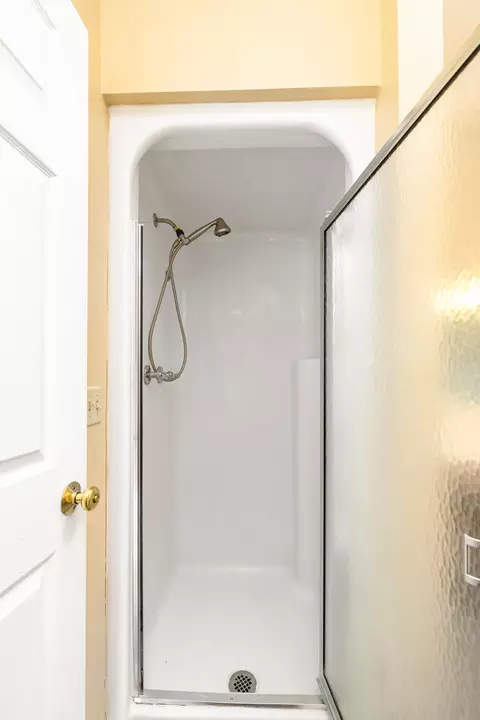 Bath - 485 Emerald Lake Dr, Sumter, SC 29153 photo 7 of 7