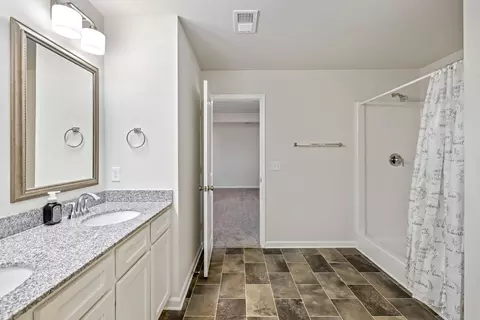 Bath - 1919 Barnhart Dr, Sumter, SC 29153 photo 3 of 6