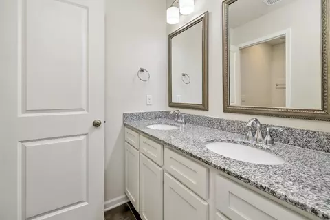 Bath - 1919 Barnhart Dr, Sumter, SC 29153 photo 5 of 6
