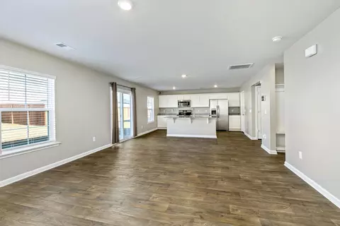 Living - 1919 Barnhart Dr, Sumter, SC 29153 photo 3 of 3