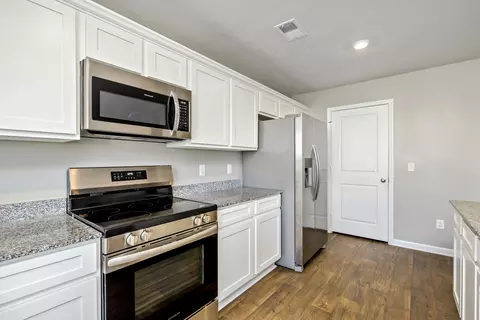 Kitchen - 1919 Barnhart Dr, Sumter, SC 29153 photo 2 of 3