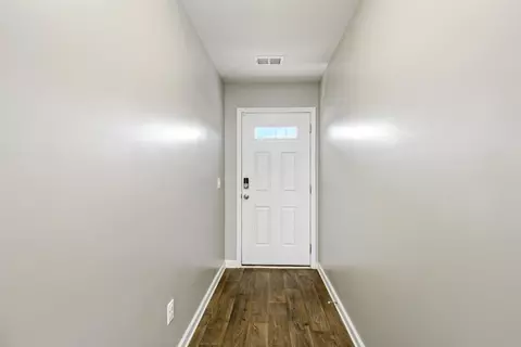 Entry Way - 1919 Barnhart Dr, Sumter, SC 29153 photo 1 of 7