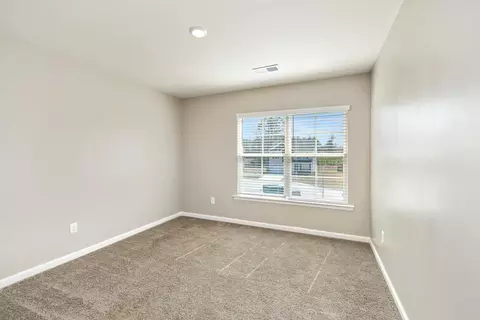 Bedroom - 1919 Barnhart Dr, Sumter, SC 29153 photo 9 of 10