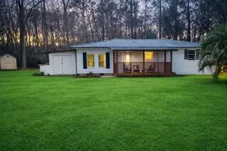 1760 Baggette Rd, Manning, SC 29102