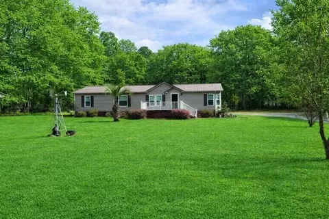 1044 Hickory Dr, Summerton, SC 29148