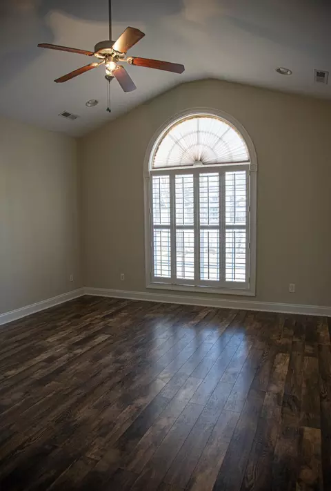 Living - 50 Pyramid Ct, Sumter, SC 29154 photo 3 of 3