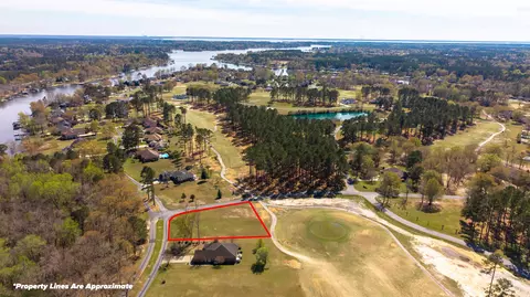 301 Plantation Dr, Manning, SC 29102