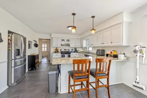 Kitchen - 40 Flagstick Ct, Sumter, SC 29154 photo 2 of 6