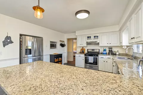 Kitchen - 40 Flagstick Ct, Sumter, SC 29154 photo 3 of 6