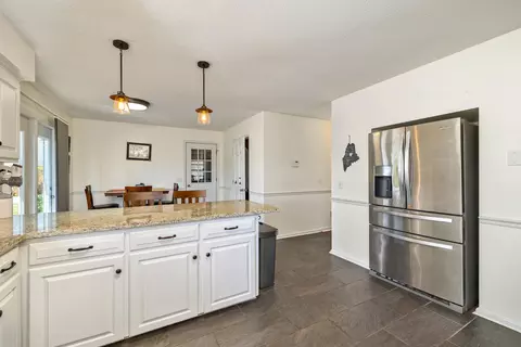 Kitchen - 40 Flagstick Ct, Sumter, SC 29154 photo 5 of 6