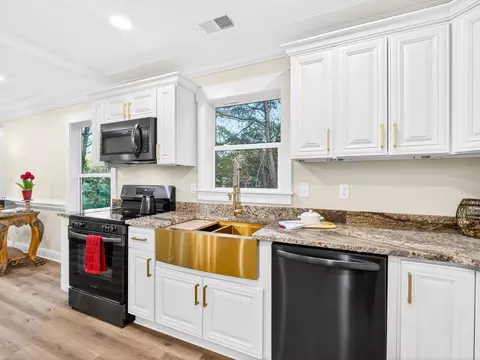 Kitchen - 32 Harrell Rd, Sumter, SC 29150 photo 8 of 10