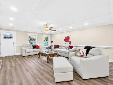 Living - 32 Harrell Rd, Sumter, SC 29150 photo 1 of 3
