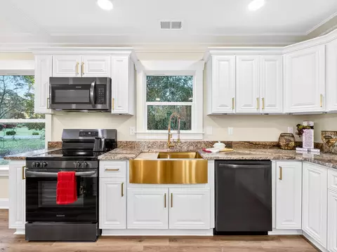 Kitchen - 32 Harrell Rd, Sumter, SC 29150 photo 7 of 10
