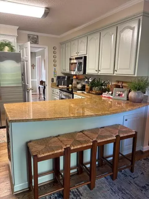 Kitchen - 2525 Merganzer Dr, Sumter, SC 29150 photo 1 of 4