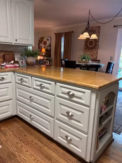 Kitchen - 2525 Merganzer Dr, Sumter, SC 29150 photo 2 of 4