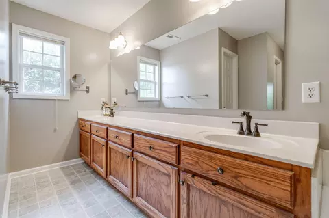 Bath - 1135 Malone Dr, Sumter, SC 29154 photo 1 of 3
