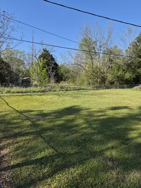 17 Liberty St, Mayesville, SC 29104