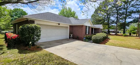 416 Briarcliff St, Manning, SC 29102