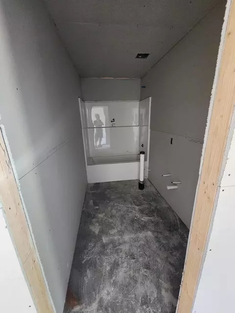 Bath - 1815 Gallery Dr, Sumter, SC 29153 photo 1 of 1