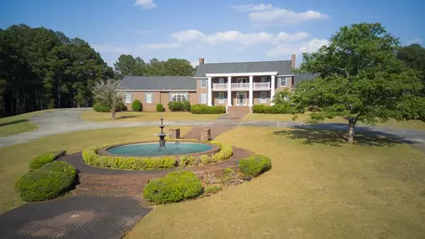 2219 Kings Mountain Dr, Dalzell, SC 29040