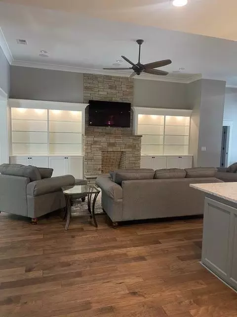 Living - 3060 Carter Rd, Sumter, SC 29150 photo 2 of 4