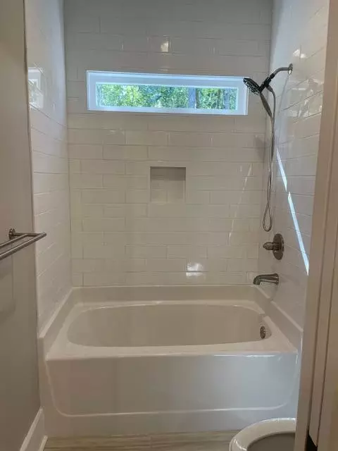 Bath - 3060 Carter Rd, Sumter, SC 29150 photo 2 of 5
