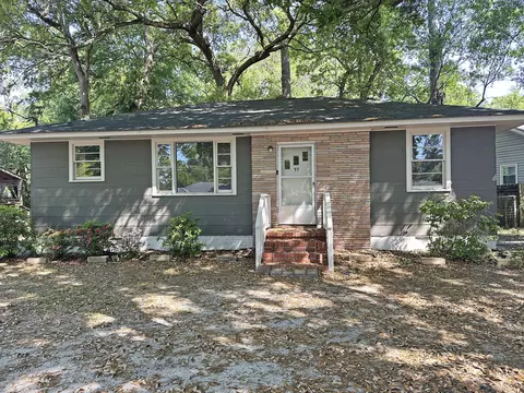 97 Willow Dr, Sumter, SC 29150