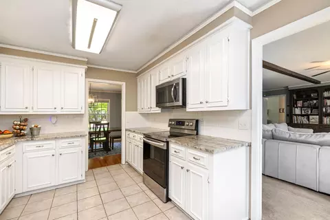 Kitchen - 59 Pathfinder Dr, Sumter, SC 29150 photo 4 of 4
