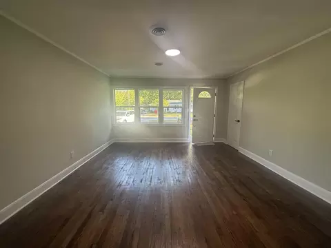 Living - 311 Lee St, Sumter, SC 29150 photo 1 of 5