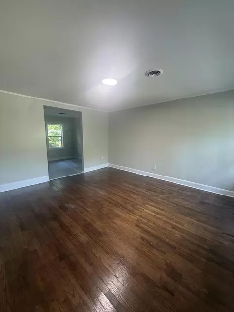 Living - 311 Lee St, Sumter, SC 29150 photo 5 of 5
