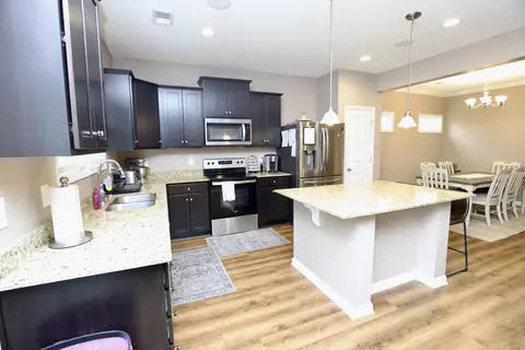 Kitchen - 500 Kittiwake Ln, Sumter, SC 29150 photo 3 of 4