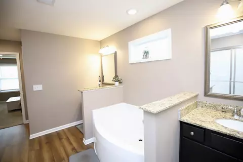 Bath - 500 Kittiwake Ln, Sumter, SC 29150 photo 6 of 10