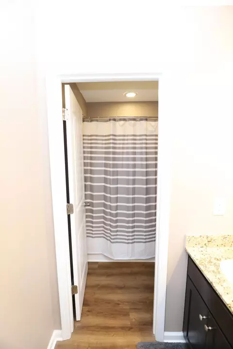 Bath - 500 Kittiwake Ln, Sumter, SC 29150 photo 9 of 10