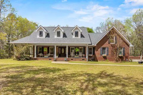 1368 Sunnyhill Dr, Camden, SC 29020