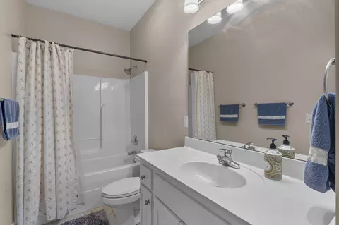 Bath - 735 Windrow Dr, Sumter, SC 29150 photo 8 of 10