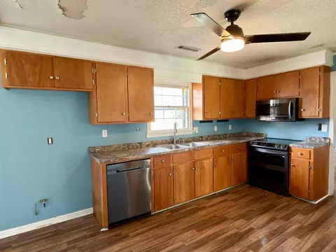 Kitchen - 1240 Devonshire Dr, Sumter, SC 29154 photo 1 of 2