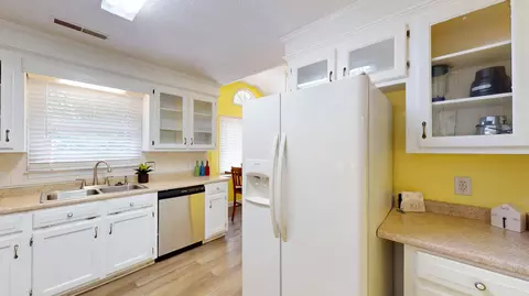 Kitchen - 986 Dover Cir, Sumter, SC 29154 photo 1 of 5
