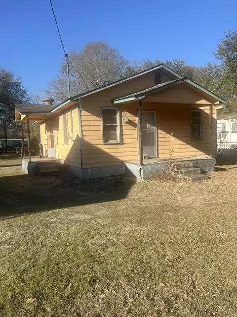 Exterior - 201 Webb Ave, Sumter, SC 29150 photo 2 of 5