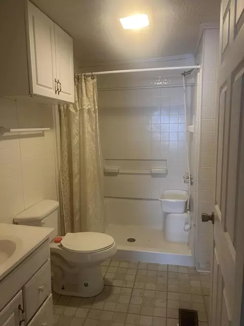 Bath - 201 Webb Ave, Sumter, SC 29150 photo 1 of 1
