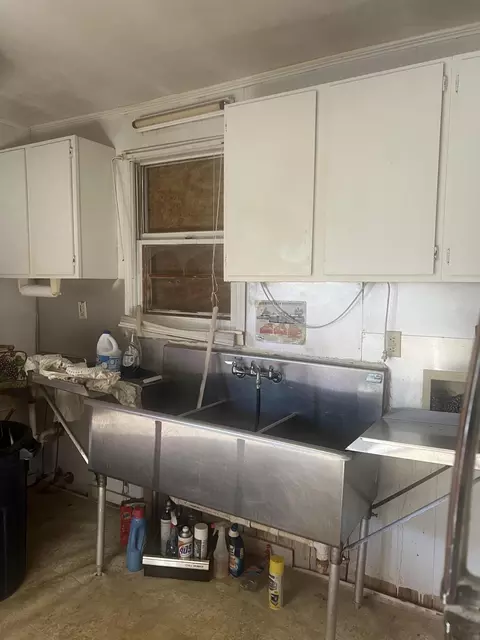 Kitchen - 201 Webb Ave, Sumter, SC 29150 photo 3 of 3