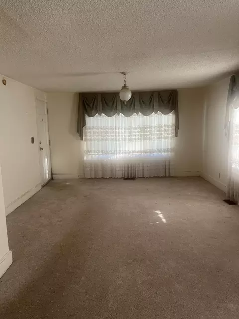 Living - 201 Webb Ave, Sumter, SC 29150 photo 1 of 2