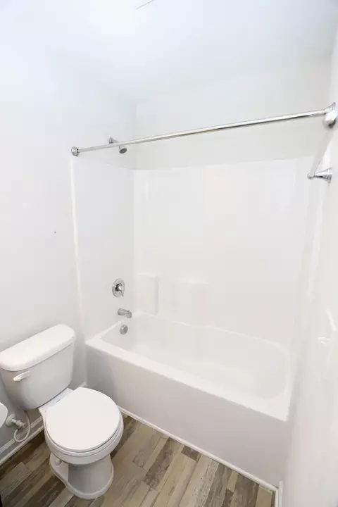 Bath - 2943 Old Field Rd, Sumter, SC 29150 photo 3 of 8