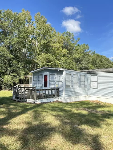 1277 Ackerman Dr, Summerton, SC 29148 photo 2